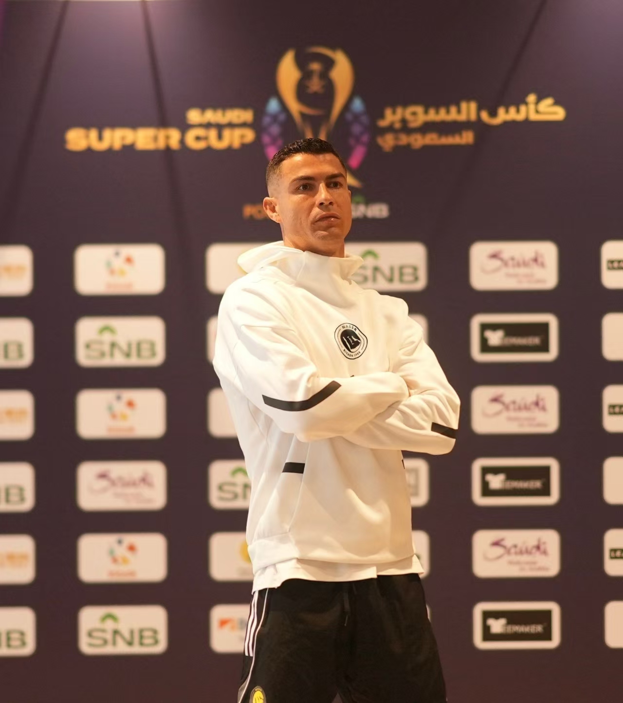 Cristiano Ronaldo a Lionel Messi, stále ve svých nejlepších letech, nadále dobývají fotbalovou arénu.
